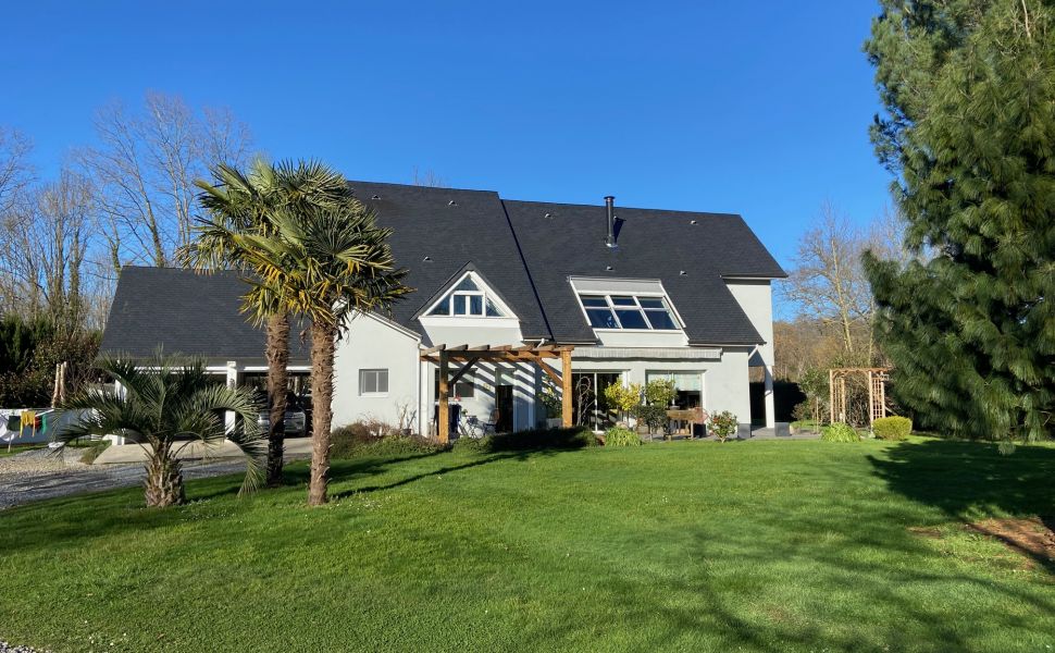 French property for sale - FCH1101